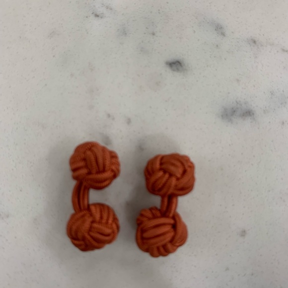 Hi! These adorable and funky cuff links will make your outfit more casual! - Picture 5 of 7